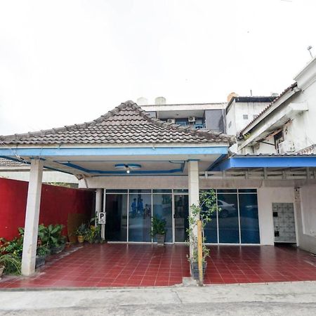 Oyo 2876 Hotel Idayu Palembang Buitenkant foto
