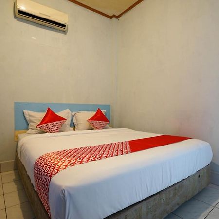 Oyo 2876 Hotel Idayu Palembang Buitenkant foto