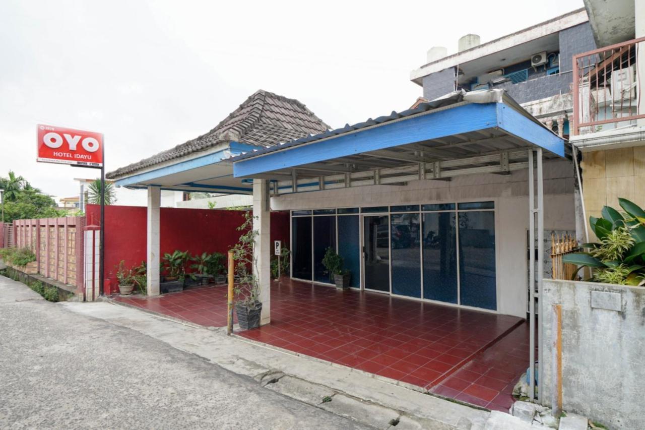 Oyo 2876 Hotel Idayu Palembang Buitenkant foto