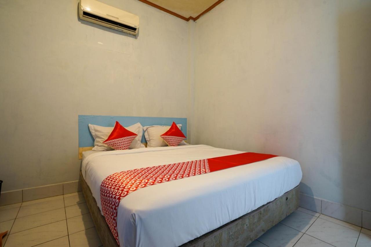 Oyo 2876 Hotel Idayu Palembang Buitenkant foto
