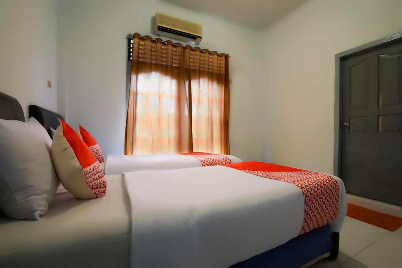 Oyo 2876 Hotel Idayu Palembang Buitenkant foto
