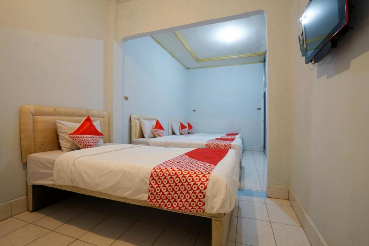 Oyo 2876 Hotel Idayu Palembang Buitenkant foto