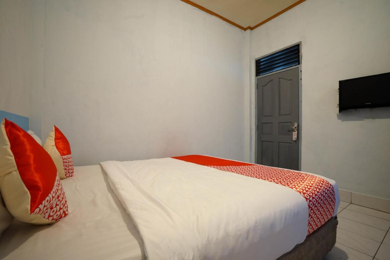 Oyo 2876 Hotel Idayu Palembang Buitenkant foto