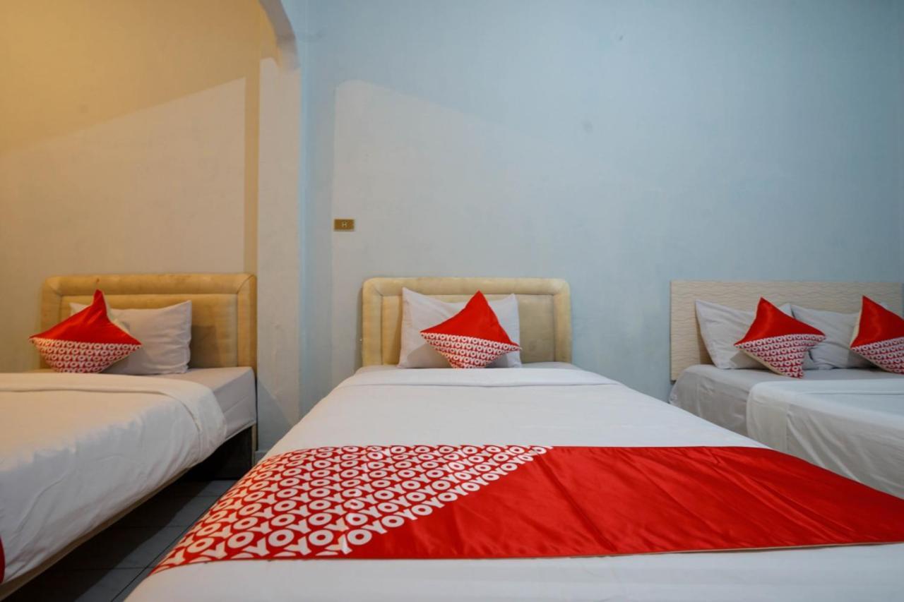 Oyo 2876 Hotel Idayu Palembang Buitenkant foto