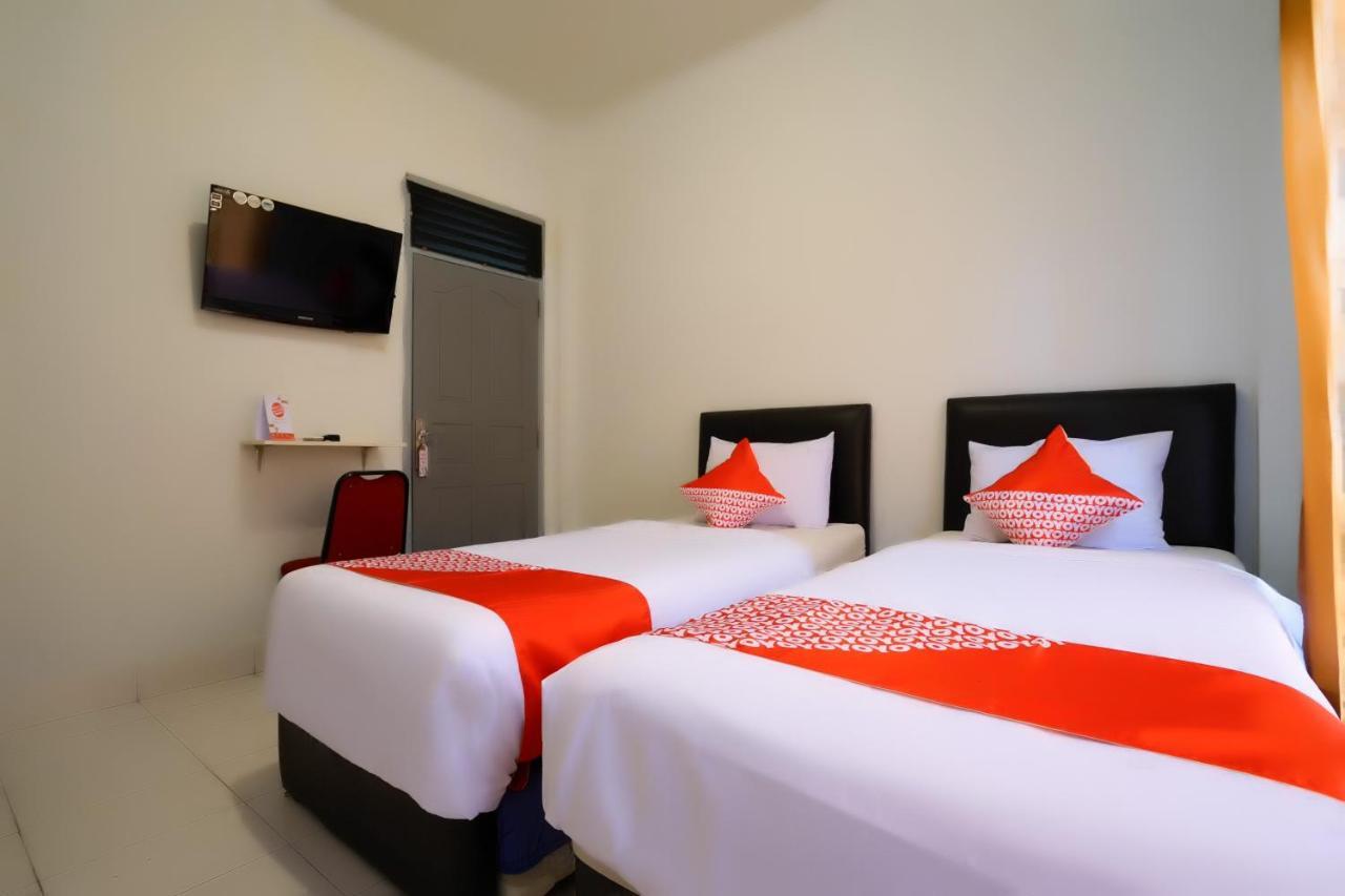 Oyo 2876 Hotel Idayu Palembang Buitenkant foto
