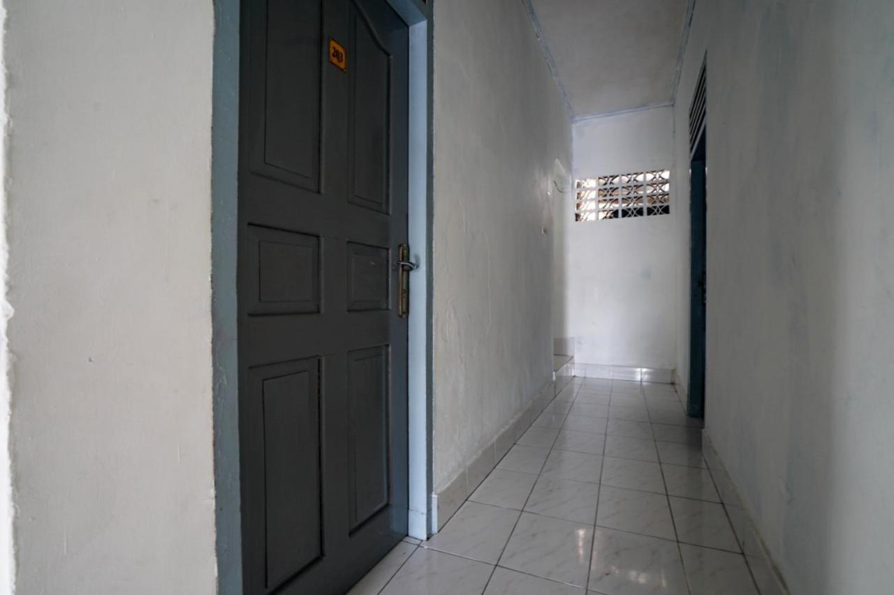 Oyo 2876 Hotel Idayu Palembang Buitenkant foto