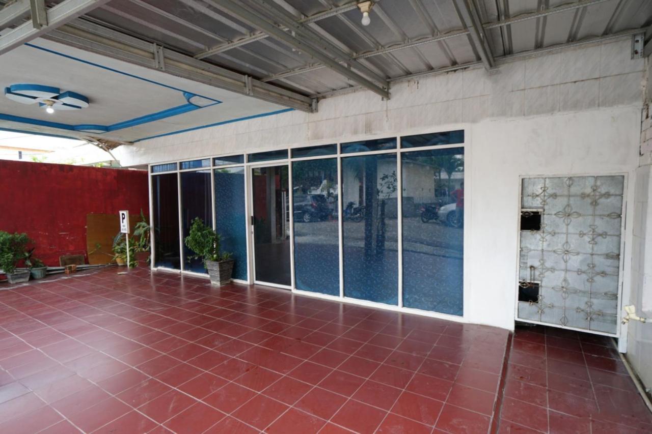 Oyo 2876 Hotel Idayu Palembang Buitenkant foto